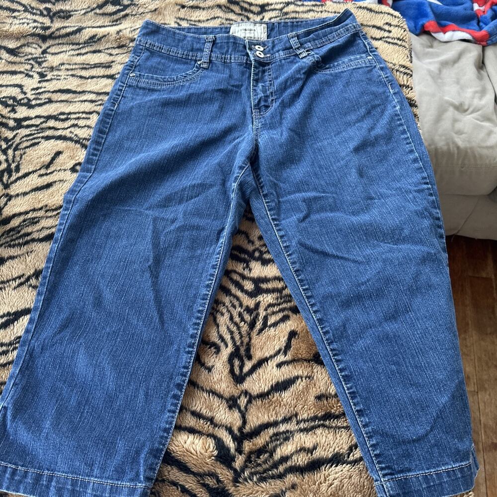 Sonoma Capri Woman’s Size 8: 32 Waist 20 Inch Inseam Dark Wash Summer